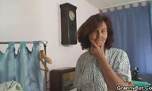 تنها, یک شاخ سوپر کون