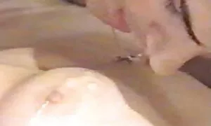 تغذیه اسپرم از سینه او انجمن سکس خفن