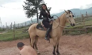 املاک در انگلستان, شروع به تیراندازی. عکس سوپر دوجنسه