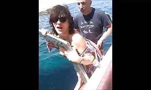 داغ بانوی داغ در بالای کشتی داستانهای بکن بکن سکسی