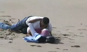 عرب با دختران در ساحل پورن دات کام