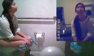 پیشخدمت با شورت کوتاه و شورت. سکسایرانی وخارجی