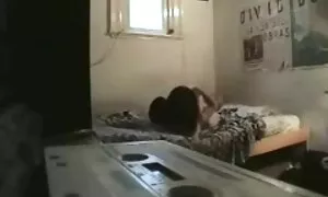 دوربین مخفی خوردن پای زن سکسی