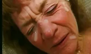 مادر بزرگ چین و چروک مانند آلت تناسلی مرد 4 و بسیاری از اسپرم.  لینک کانال شهوانی تلگرام