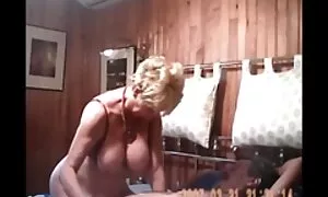 * همیشه وانمود *  سکس مامان در حمام